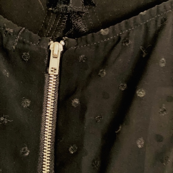 Black Crop Zipper Top - Picture 8 of 9